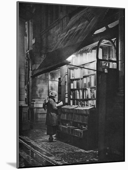 A Bookshop in Bloomsbury, London, 1926-1927-HW Fincham-Mounted Giclee Print