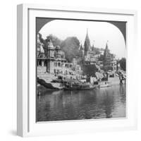 A Burning Ghat on the Ganges at Benares (Varanas), India, 1900s-Underwood & Underwood-Framed Photographic Print