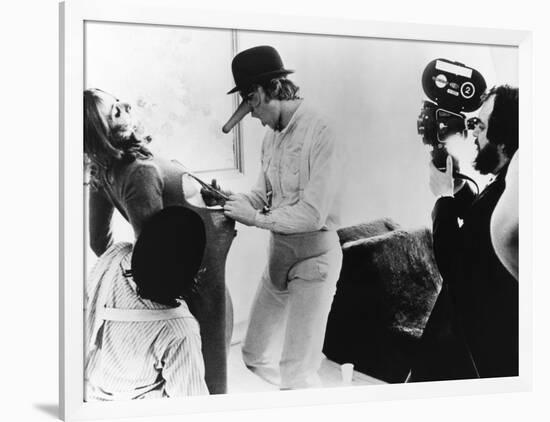 A CLOCKWORK ORANGE, 1971 directed by STANKEY KUBRICK On the set (b/w photo)-null-Framed Photo