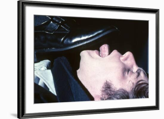 A CLOCKWORK ORANGE, 1971 directed by STANLEY KUBRICK with Malcolm McDowell (photo)-null-Framed Photo