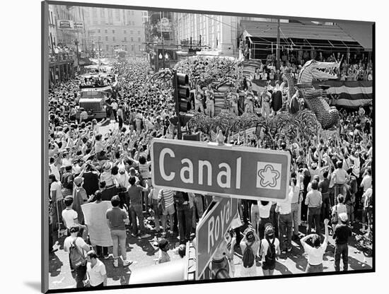 A Crowed Gathers as Floats Make Their Way Through Canal Street During the Mardi Gras Celebration-null-Mounted Photographic Print