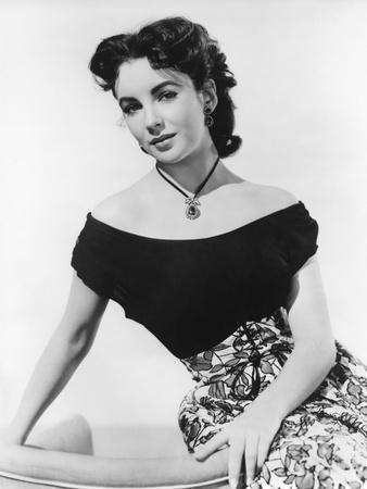 https://imgc.allpostersimages.com/img/posters/a-date-with-judy-1948-directed-by-richard-thorpe-with-elizabeth-taylor-b-w-photo_u-L-Q1C3N7N0.jpg?artPerspective=n