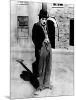 A Dog 's Life by and with Charlie Chaplin (The Tramp), 1918-null-Mounted Photo