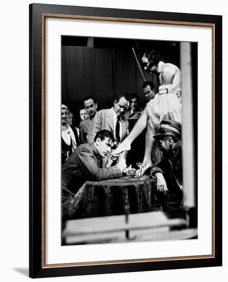 A Farewell to Arms, 1932-null-Framed Photographic Print