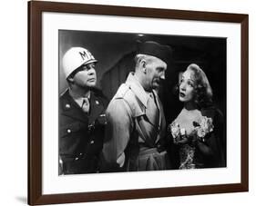 A FOREIGN AFFAIR, 1948 directed by BILLY WILDER with Millard Mitchell and Marlene Dietrich \r (b/w -null-Framed Photo