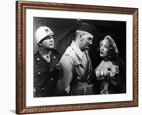 A FOREIGN AFFAIR, 1948 directed by BILLY WILDER with Millard Mitchell and Marlene Dietrich \r (b/w -null-Framed Photo