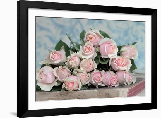 A Gift for Captivation-Sarah Gardner-Framed Photographic Print