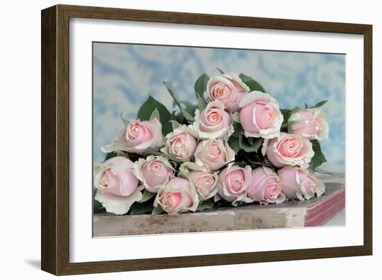 A Gift for Captivation-Sarah Gardner-Framed Photographic Print