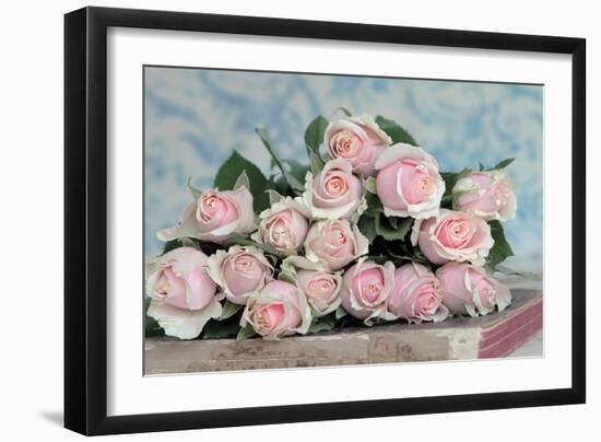 A Gift for Captivation-Sarah Gardner-Framed Photographic Print