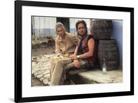 A la poursuite du diamant vert Romancing the stone by Robert Zemeckis with Kathleen Turner and Mich-null-Framed Photo