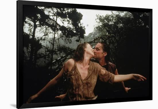 A la poursuite du diamant vert Romancing the stone by Robert Zemeckis with Kathleen Turner and Mich-null-Framed Photo