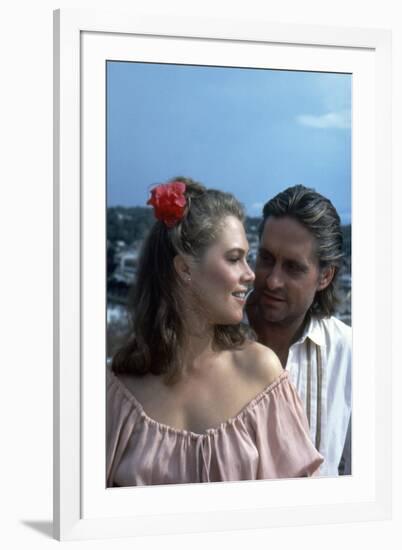 A la poursuite du diamant vert Romancing the stone by Robert Zemeckis with Michael Douglas and Kath-null-Framed Photo