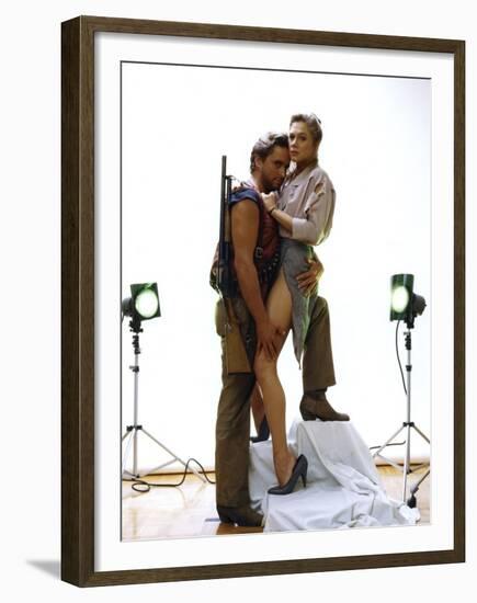 A la poursuite du diamant vert Romancing the stone by Robert Zemeckis with Michael Douglas and Kath-null-Framed Photo