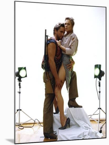 A la poursuite du diamant vert Romancing the stone by Robert Zemeckis with Michael Douglas and Kath-null-Mounted Photo