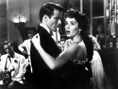 https://imgc.allpostersimages.com/img/posters/a-place-in-the-sun-elizabeth-taylor-montgomery-clift-1951_u-L-Q12PCFA0.jpg?artPerspective=n