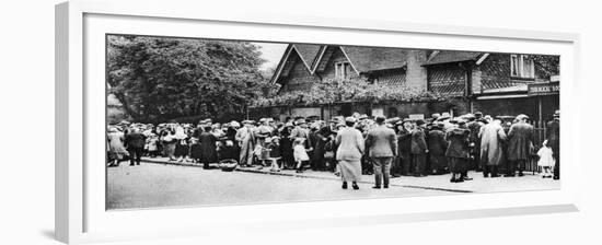 A Queue for the Zoo on a National Holiday, London, 1926-1927-null-Framed Giclee Print