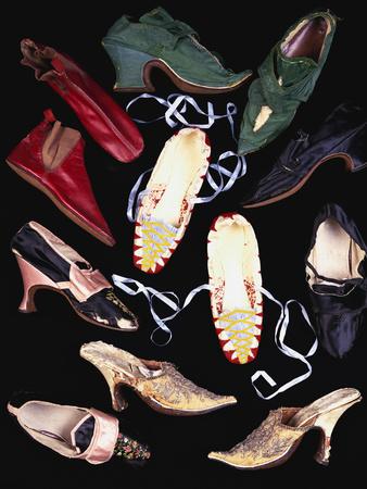 https://imgc.allpostersimages.com/img/posters/a-selection-of-18th-and-early-19th-century-ladies-shoes_u-L-PW223W0.jpg?artPerspective=n