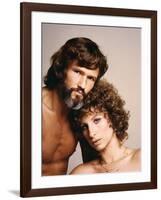 A STAR IS BORN, 1976 directed by FRANK PIERSON with Kris Kristofferson and Barbra Streisand (photo)-null-Framed Photo