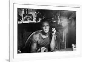 A STREETCAR NAMED DESIRE, 1951 directed by ELIA KAZAN with Marlon Brando (b/w photo)-null-Framed Photo