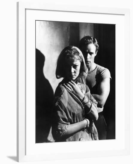 A STREETCAR NAMED DESIRE, 1951 directed by ELIA KAZAN with Vivien Leigh and Marlon Brando (b/w phot-null-Framed Photo