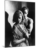 A STREETCAR NAMED DESIRE, 1951 directed by ELIA KAZAN with Vivien Leigh and Marlon Brando (b/w phot-null-Mounted Photo