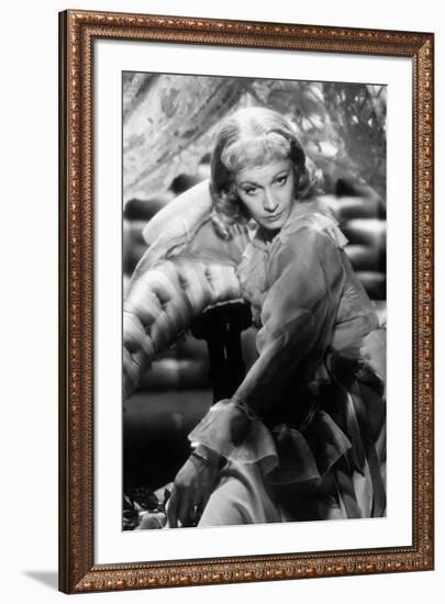 A STREETCAR NAMED DESIRE, 1951 directed by ELIA KAZAN with Vivien Leigh (b/w photo)-null-Framed Photo