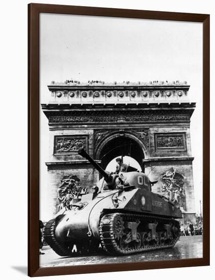 A Tank of the French Armored Division Passes by the Arc De Triomphe-null-Framed Photographic Print