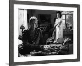 A Travers le Miroir by IngmarBergman with Max von Sydow and Harriet Andersson, 1961 (b/w photo)-null-Framed Photo