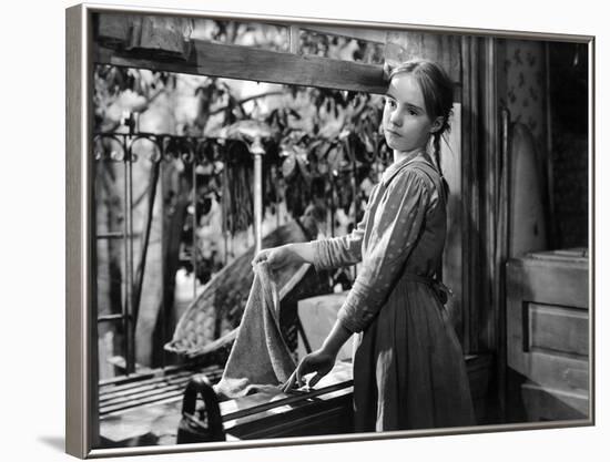 A Tree Grows In Brooklyn, Peggy Ann Garner, 1945-null-Framed Photo