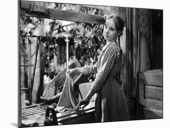 A Tree Grows In Brooklyn, Peggy Ann Garner, 1945-null-Mounted Photo