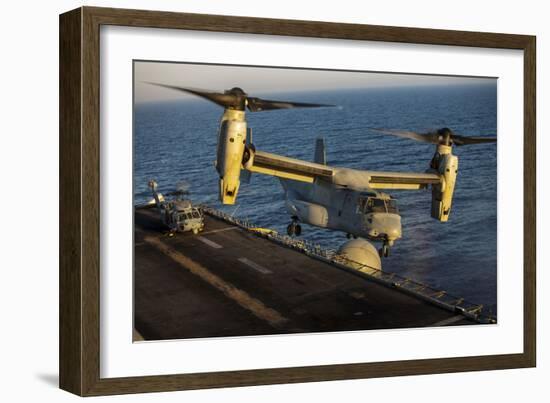 A U.S. Marine Corps MV-22B Osprey Lands on USS Kearsarge-null-Framed Photographic Print