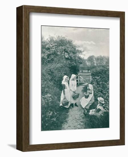 'A Wayside Gossip', c1903-HC Wharton &Co-Framed Photographic Print