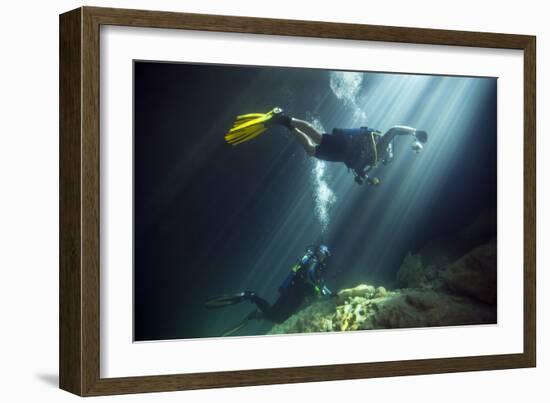 A Young Married Couple Scuba Diving in Devil's Den Springs Florida-null-Framed Art Print