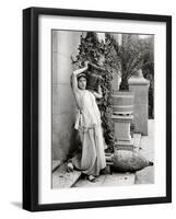 A Young Woman Carrying a Roman Vase on Her Shoulder, 1902-1903-Antonio Canovas-Framed Giclee Print