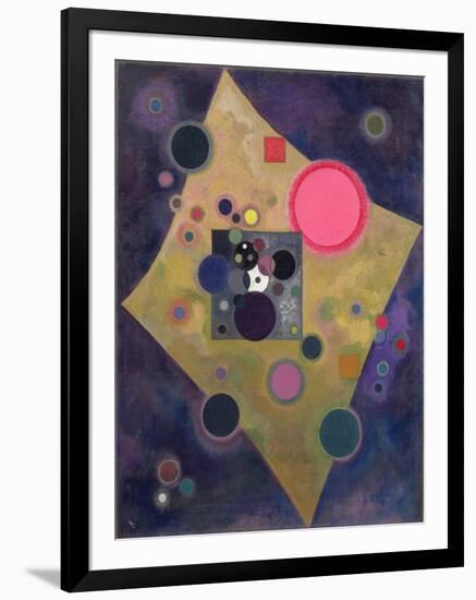 Accent En Rose, 1926-Wassily Kandinsky-Framed Giclee Print