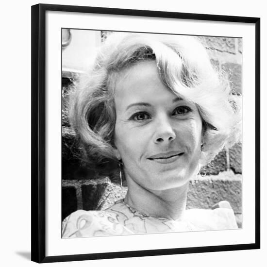 Accident, Delphine Seyrig, 1967-null-Framed Premium Photographic Print