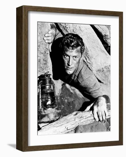 Ace in the Hole, (AKA the Big Carnival), Kirk Douglas, 1951-null-Framed Photo