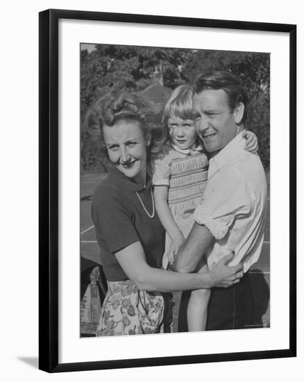Actor John Mills Posing for a Picture with His Wife and Daughter Juliet-Tony Linck-Framed Premium Photographic Print