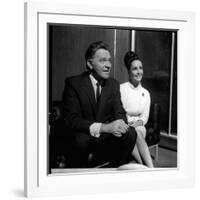 Actor Richard Burton with Elizabeth Taylor in December 1962-null-Framed Photographic Print