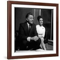 Actor Richard Burton with Elizabeth Taylor in December 1962-null-Framed Photographic Print