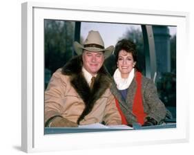 Actors Larry Hagman and Linda Gray-David Mcgough-Framed Premium Photographic Print