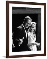 Actors Paul Newman and Joanne Woodward-Mark Kauffman-Framed Premium Photographic Print