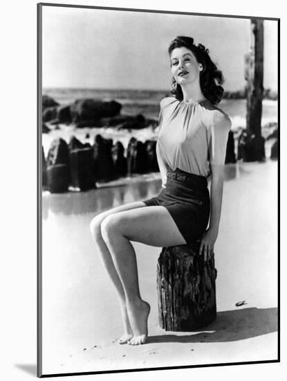 Actress Ava Gardner C. 1948-null-Mounted Photo