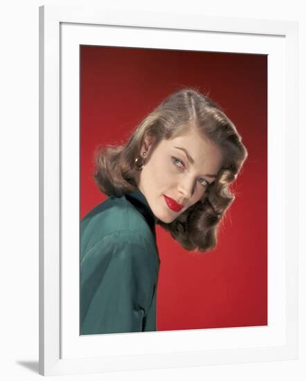 Actress Lauren Bacall born September 16th, 1924 in New York as Betty Joan Perske, here 1947 (photo)-null-Framed Photo