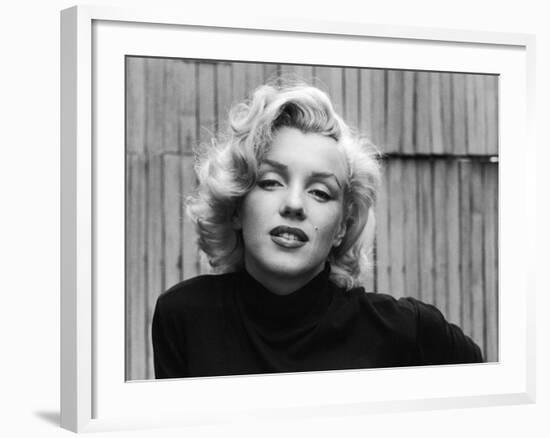 Actress Marilyn Monroe-Alfred Eisenstaedt-Framed Premium Photographic Print