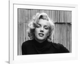 Actress Marilyn Monroe-Alfred Eisenstaedt-Framed Premium Photographic Print