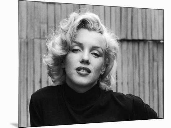 Actress Marilyn Monroe-Alfred Eisenstaedt-Mounted Premium Photographic Print