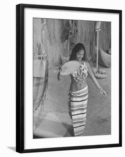 Actress Marpessa Dawn in "Chenice Noire"-Loomis Dean-Framed Premium Photographic Print