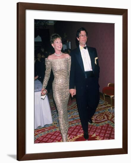 Actress Mary Tyler Moore and Husband, Dr. Robert Levine-null-Framed Premium Photographic Print