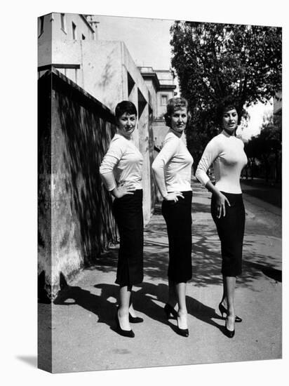 Actress Sophia Loren Posing with Her Mother and Her Sister-Loomis Dean-Stretched Canvas